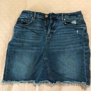 Ann Taylor loft  navy jean skirt size 6.  Like new.